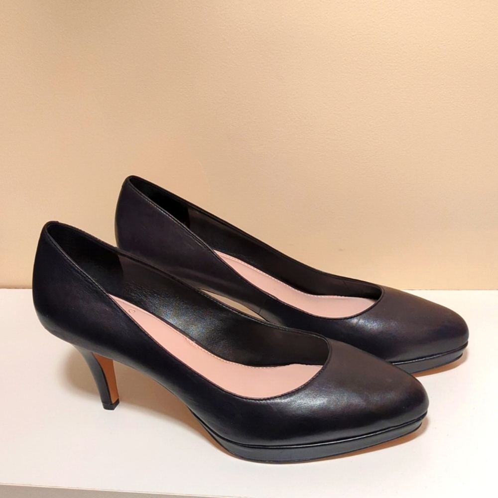 Vince Camuto, size 11, black